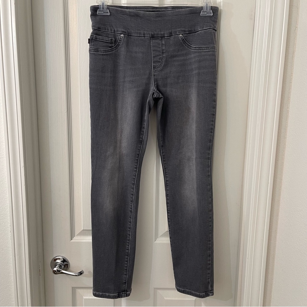 Lee Slim Fit/Leg Mid Rise Sculpting Jean - Gray.  Womens:  6 Shor…
